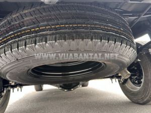 Xe Ford Ranger XLS 2.0L 4x2 AT 2024