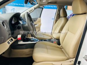 Xe Nissan Navara EL A-IVI 2.5 AT 2WD 2020
