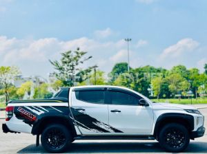 Xe Mitsubishi Triton Athlete 4x4 AT Mivec 2021