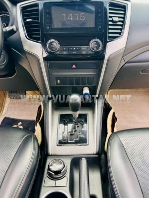 Xe Mitsubishi Triton 4x2 AT Mivec Premium 2019