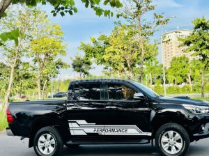 Xe Toyota Hilux 2.8G 4x4 AT 2016